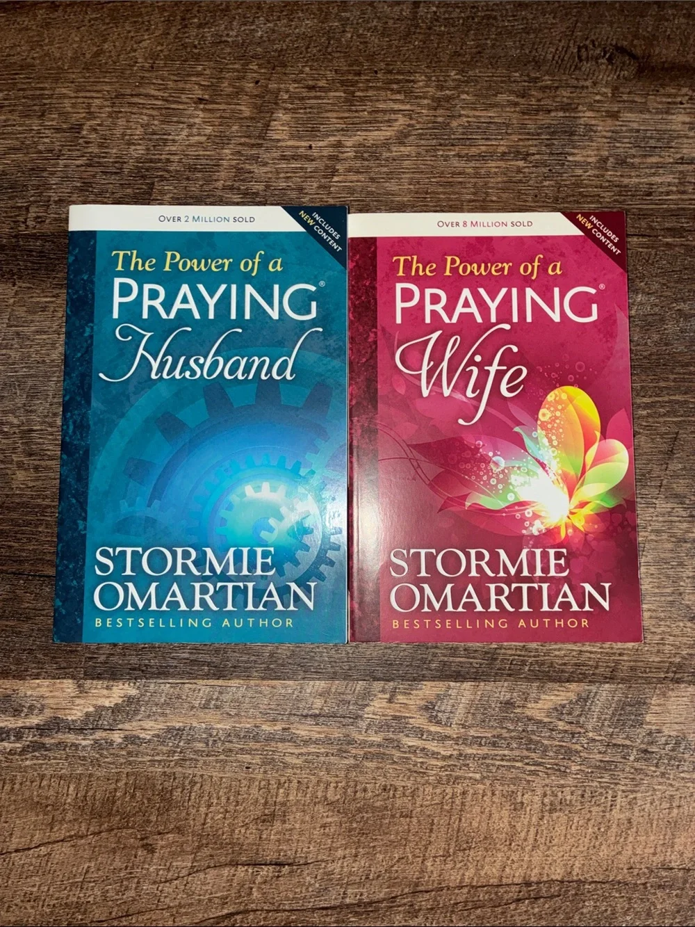 The Power of a Praying Husband & Wife by Stormie Omartian - Blue & Pink Set